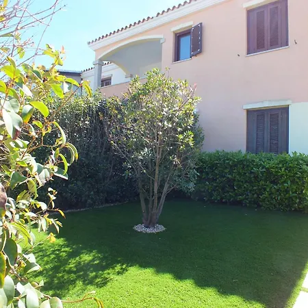 Casa Budoni -Ruhige Ferienwohnung Mit Garten,Nahe Strand & Zentrum *