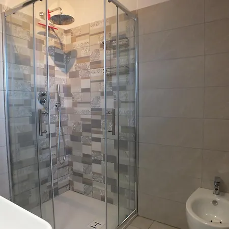 Casa Gemuetliche Zentral Doch Ruhig Gelegen 1km Vom Apartamento